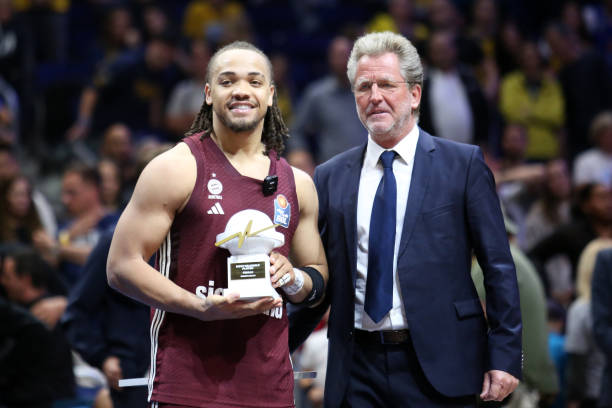 际舞台上与 际舞台上与