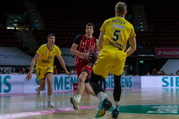 的激烈角逐 的激烈角逐