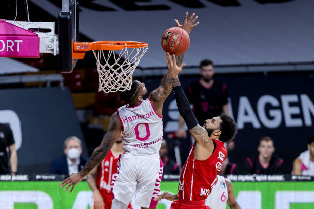 对位字母哥 对位字母哥