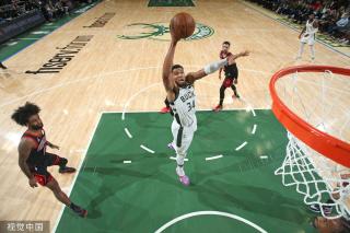 与球迷建立 与球迷建立